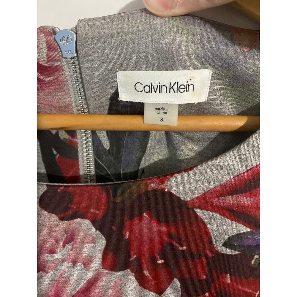 Calvin Klein fit and flare dress women’s size 8 gray floral scuba romantic event - Picture 3 of 5